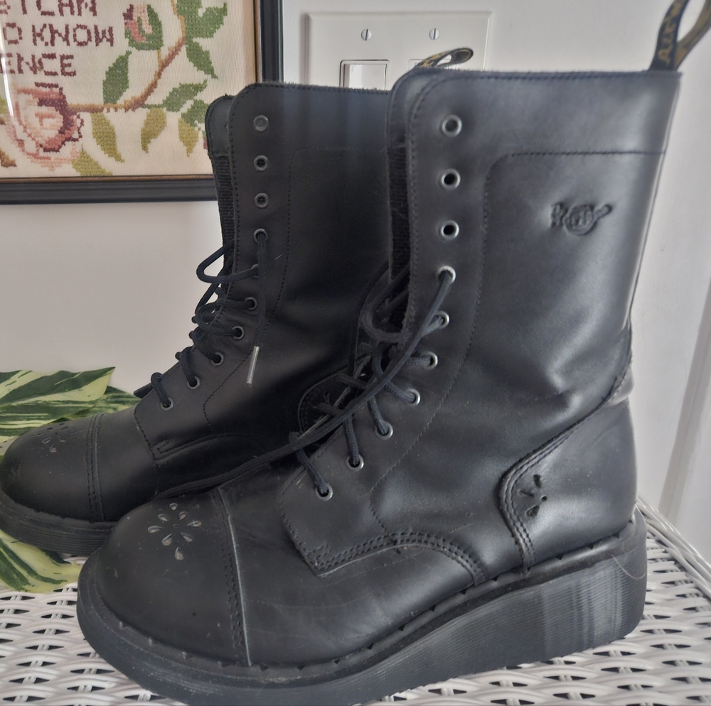 Dr. Martens Black Lace Up Boots  Doc's Doc Marten Combat Boots